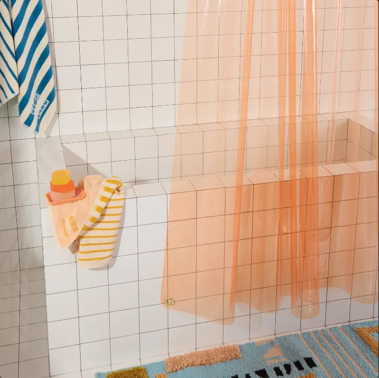 Bathtub with curtain