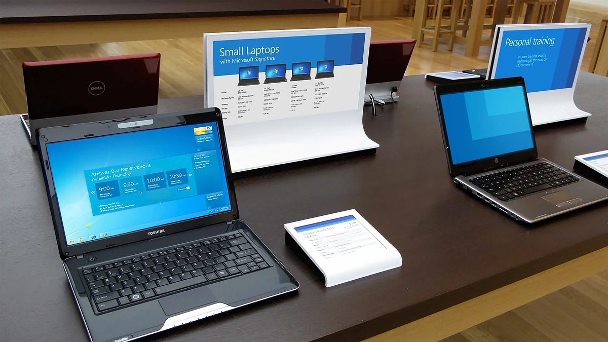 Microsoft Store laptop display